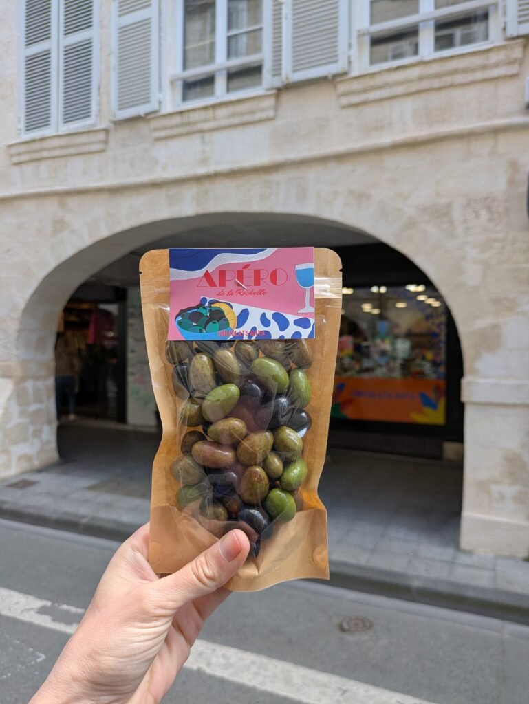 Les olives, amandes enrobées de chocolat